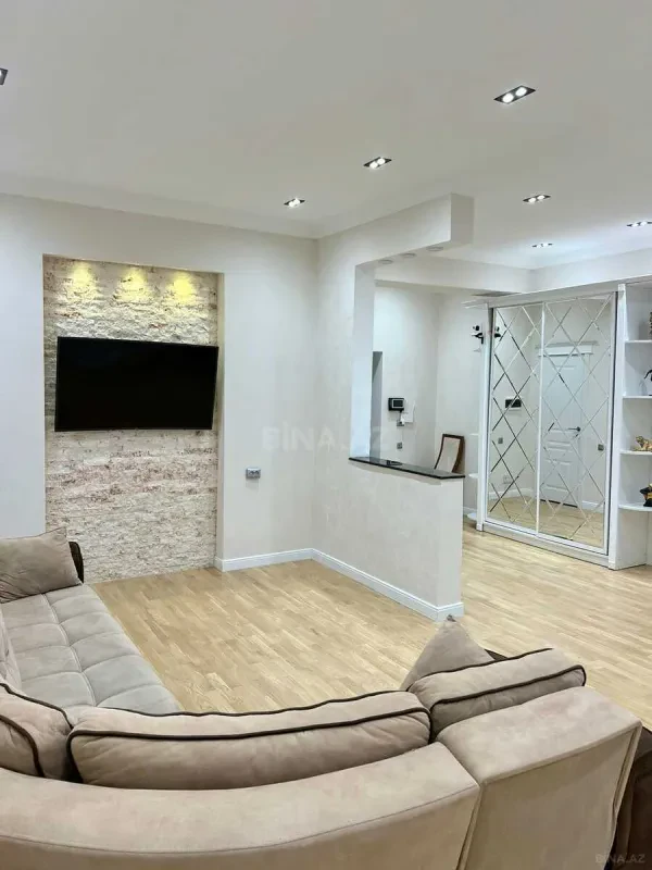 Satılır 2 otaqlı mənzil 174 m²