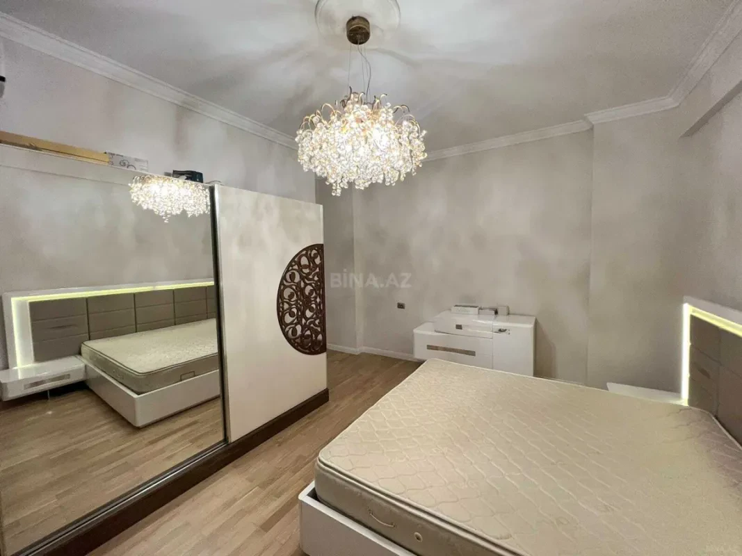 Satılır 2 otaqlı mənzil 174 m²