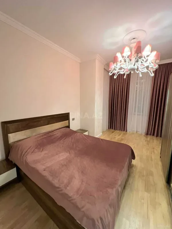 Satılır 2 otaqlı mənzil 174 m²