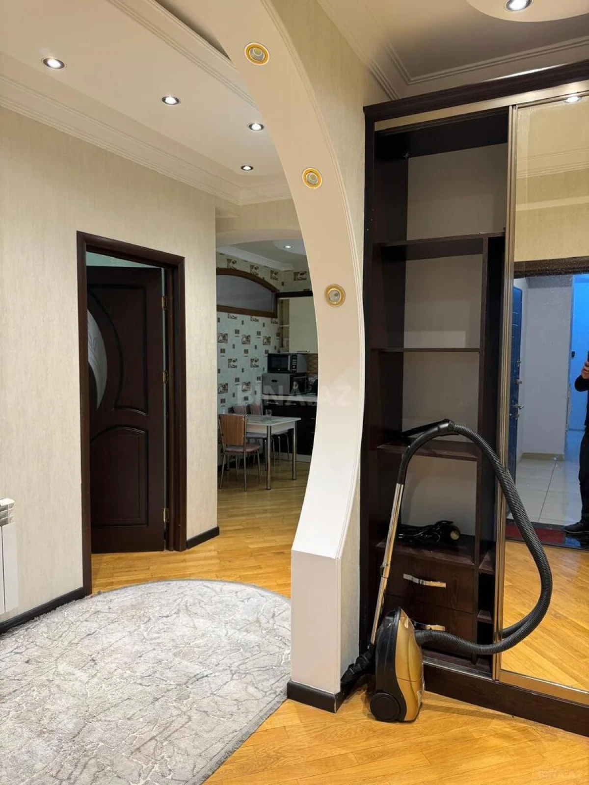 Satılır 3 otaqlı mənzil 96 m²