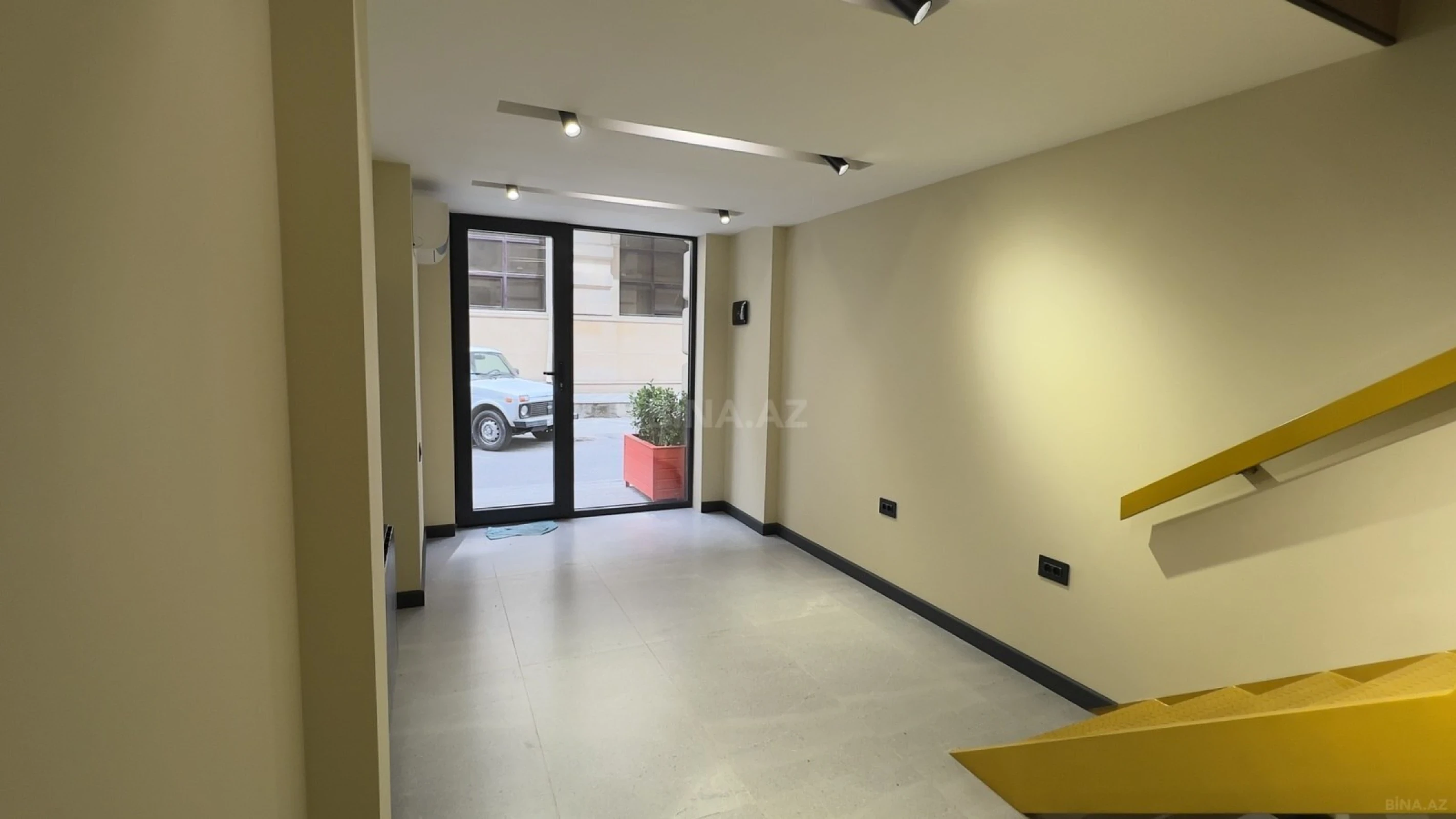 Kirayə verilir 2 otaqlı ofis 37 m²