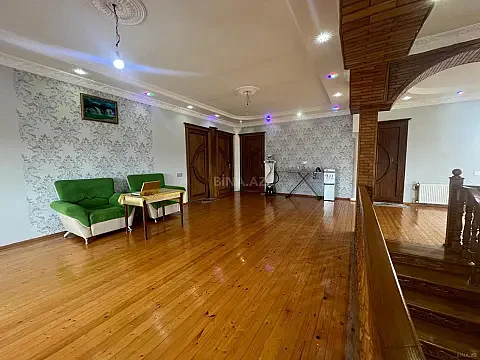 Satılır 6 otaqlı həyət evi 250 m²