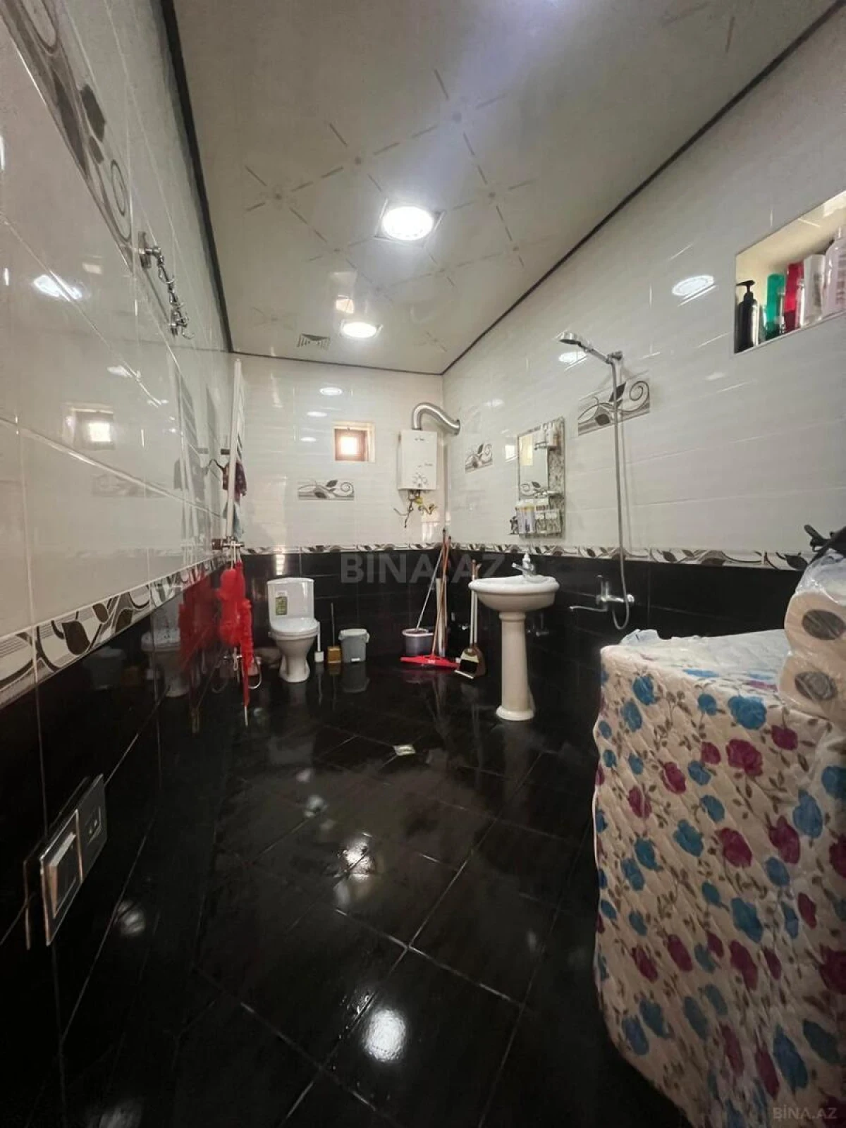 Satılır 6 otaqlı həyət evi 250 m²