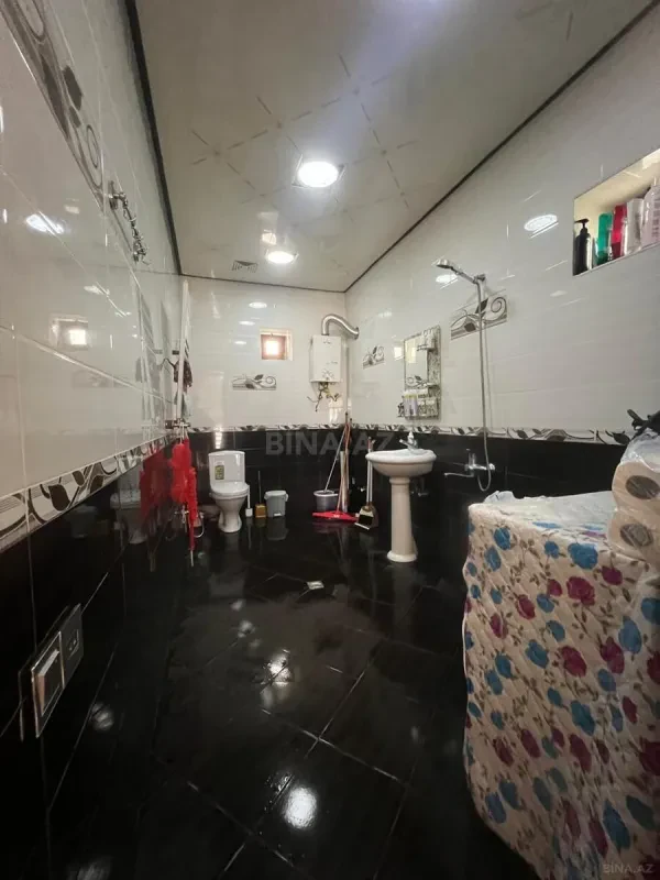 Satılır 6 otaqlı həyət evi 250 m²