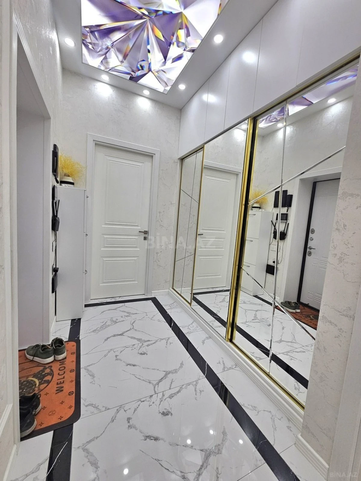 Satılır 3 otaqlı mənzil 120 m²