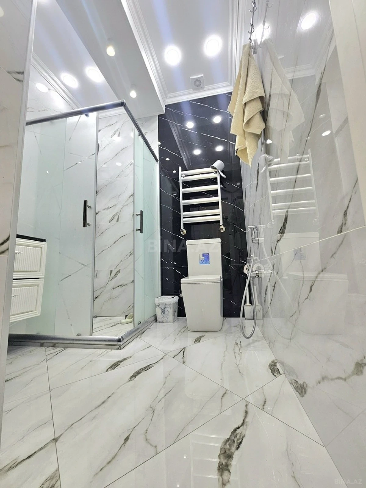 Satılır 3 otaqlı mənzil 120 m²