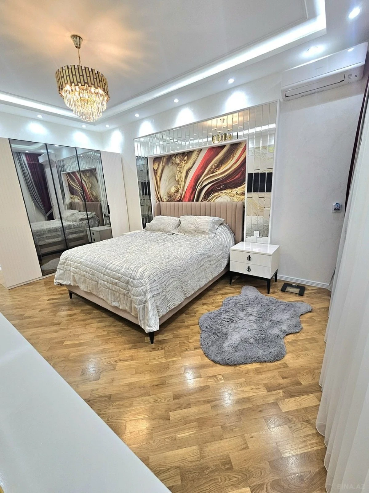 Satılır 3 otaqlı mənzil 120 m²