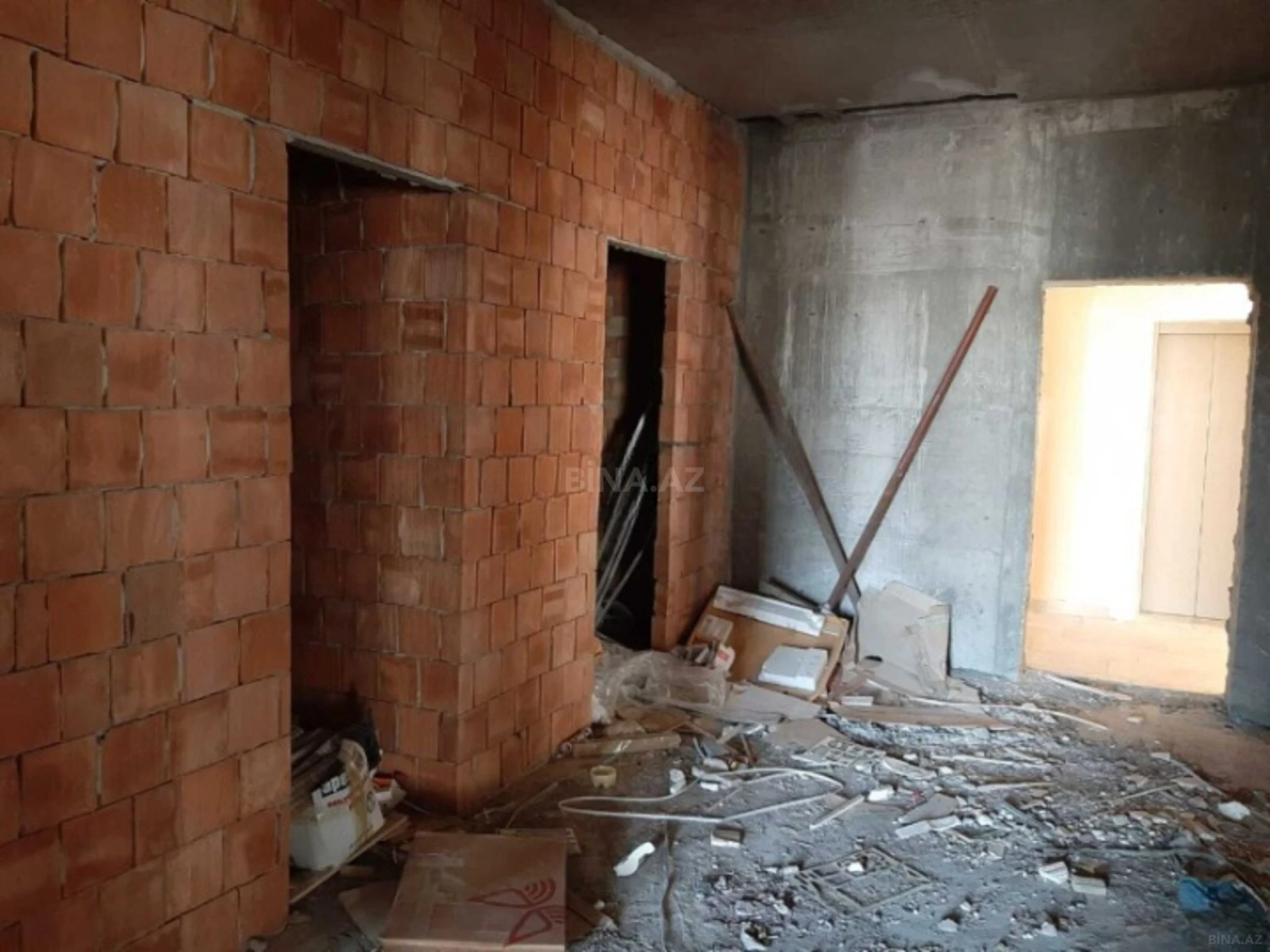 Satılır 3 otaqlı mənzil 156 m²