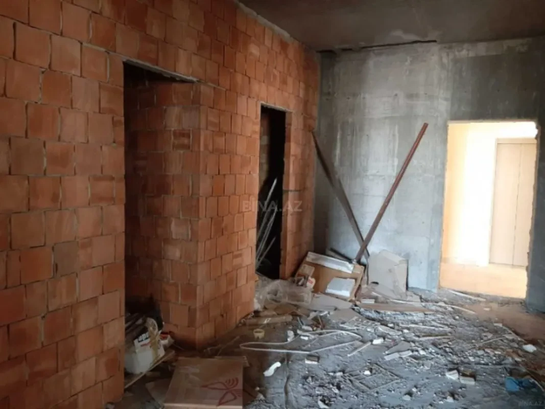 Satılır 3 otaqlı mənzil 156 m²