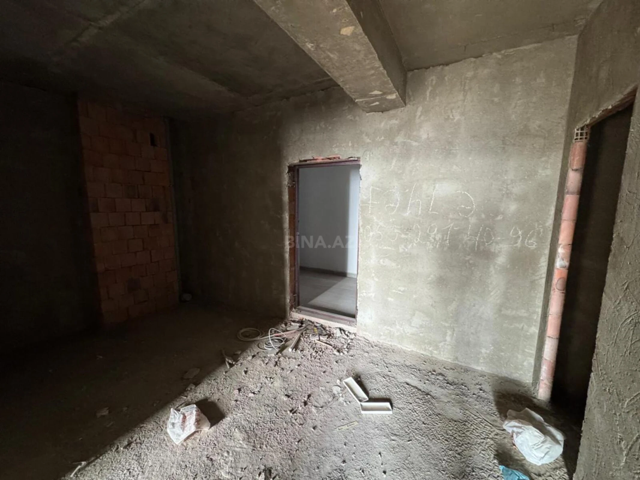 Satılır 2 otaqlı mənzil 63 m²