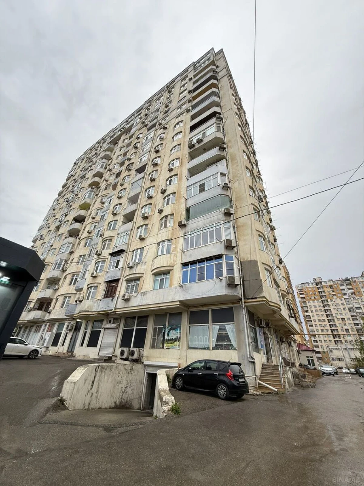 Satılır 3 otaqlı mənzil 123 m²