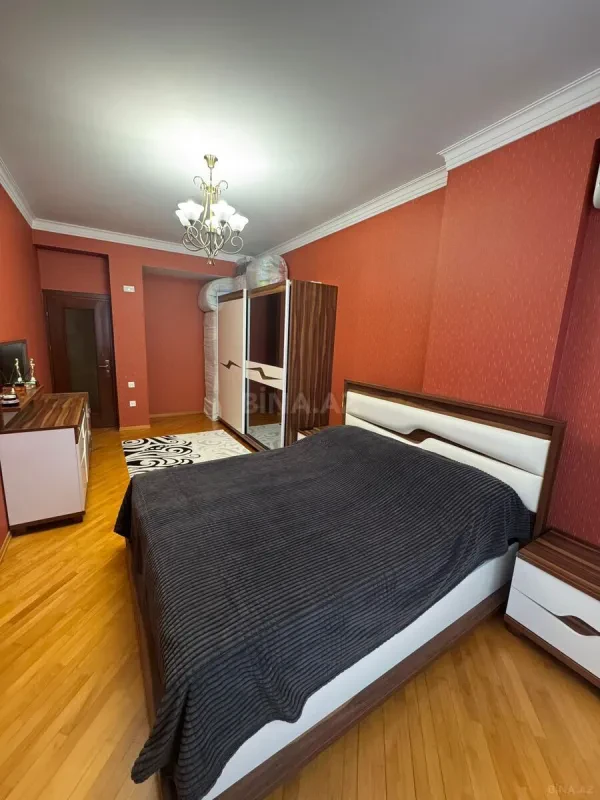 Satılır 3 otaqlı mənzil 123 m²