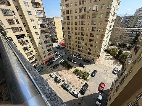 Satılır 3 otaqlı mənzil 110 m²