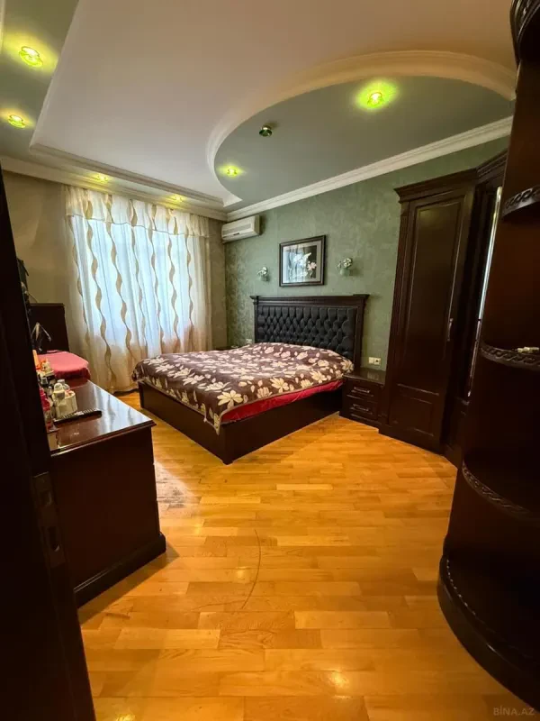 Satılır 3 otaqlı mənzil 110 m²