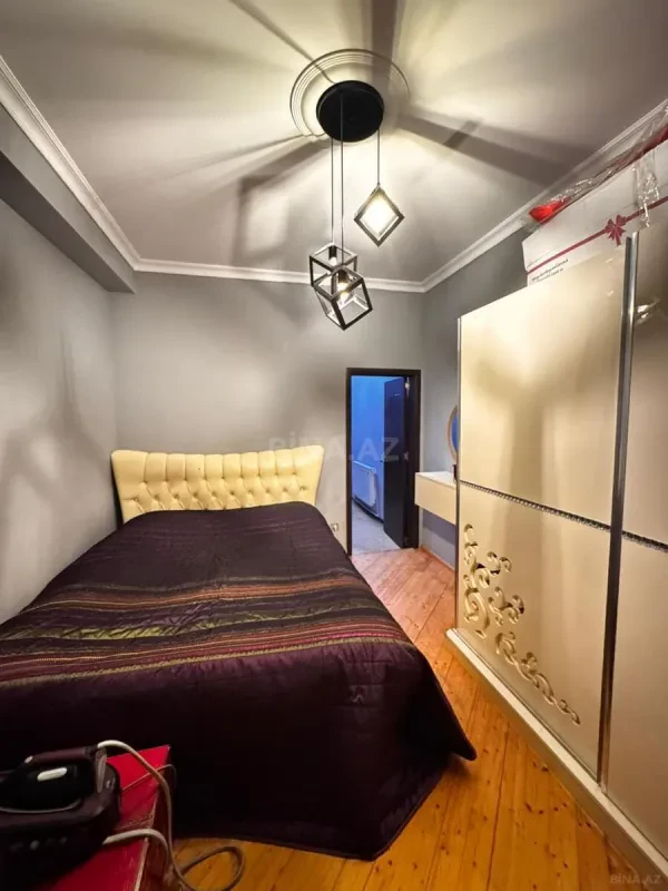 Satılır 5 otaqlı mənzil 125 m²