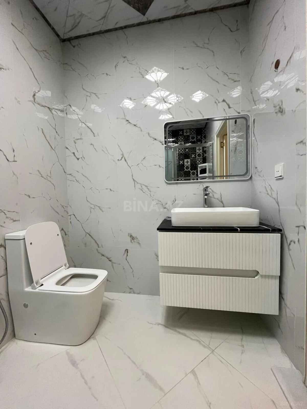 Kirayə verilir 4 otaqlı mənzil 180 m²