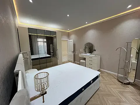 Kirayə verilir 4 otaqlı mənzil 180 m²