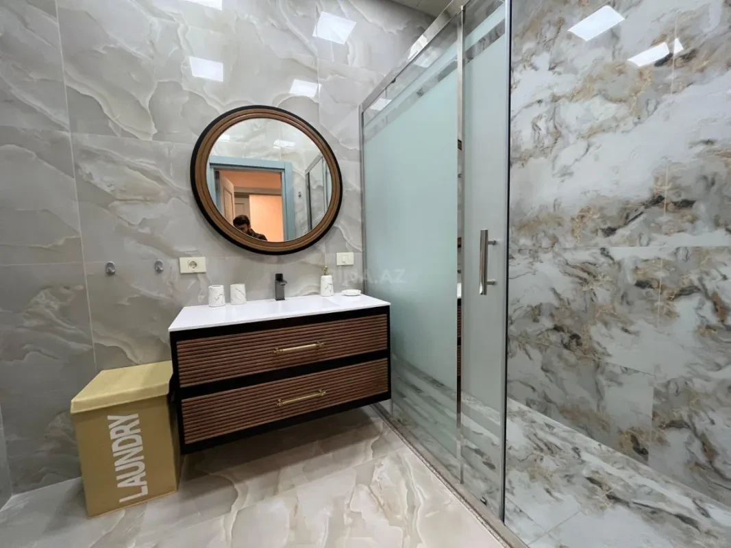 Kirayə verilir 4 otaqlı mənzil 180 m²