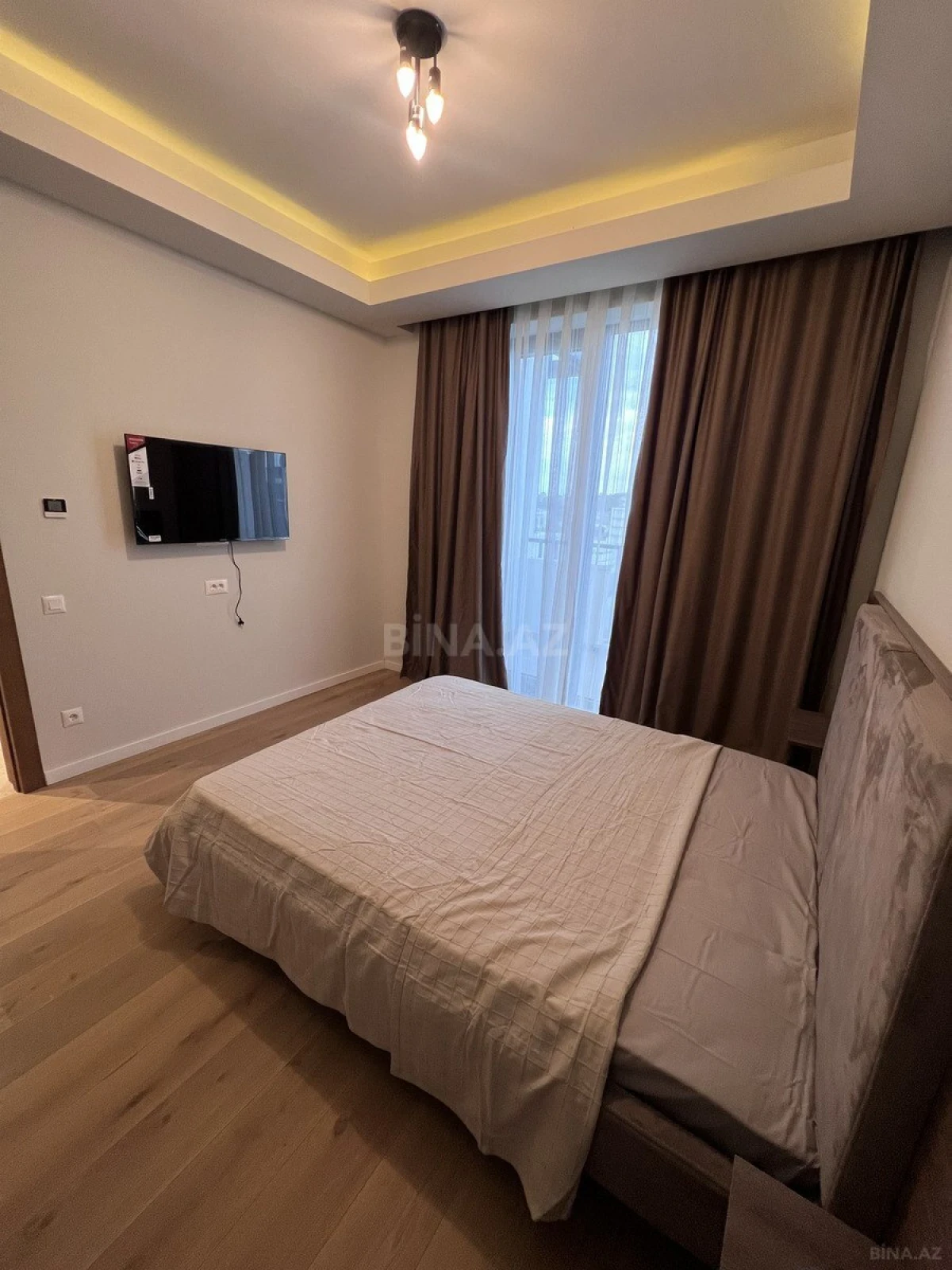 Satılır 2 otaqlı mənzil 76 m²