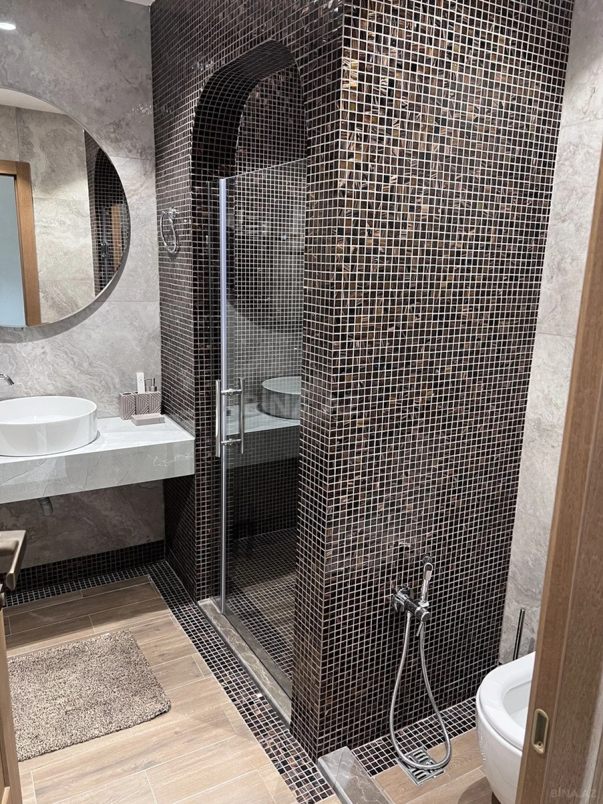 Satılır 2 otaqlı mənzil 76 m²