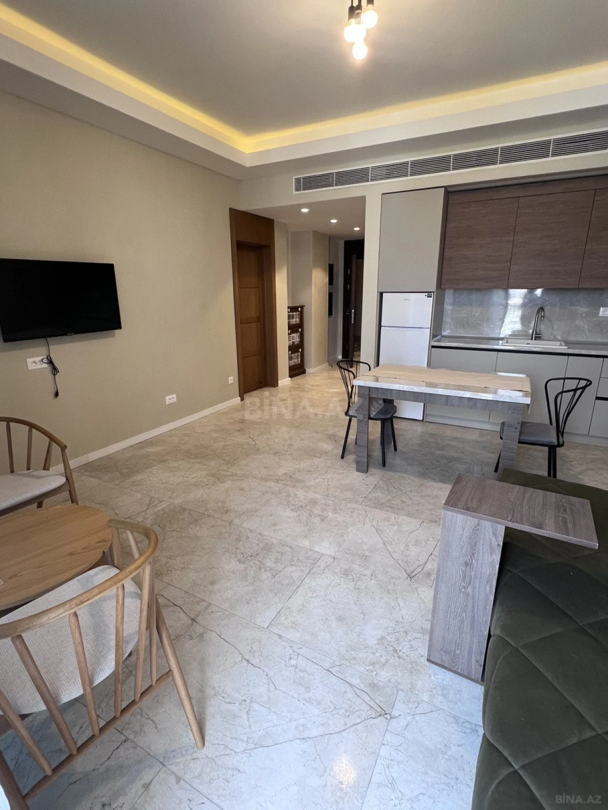 Satılır 2 otaqlı mənzil 76 m²