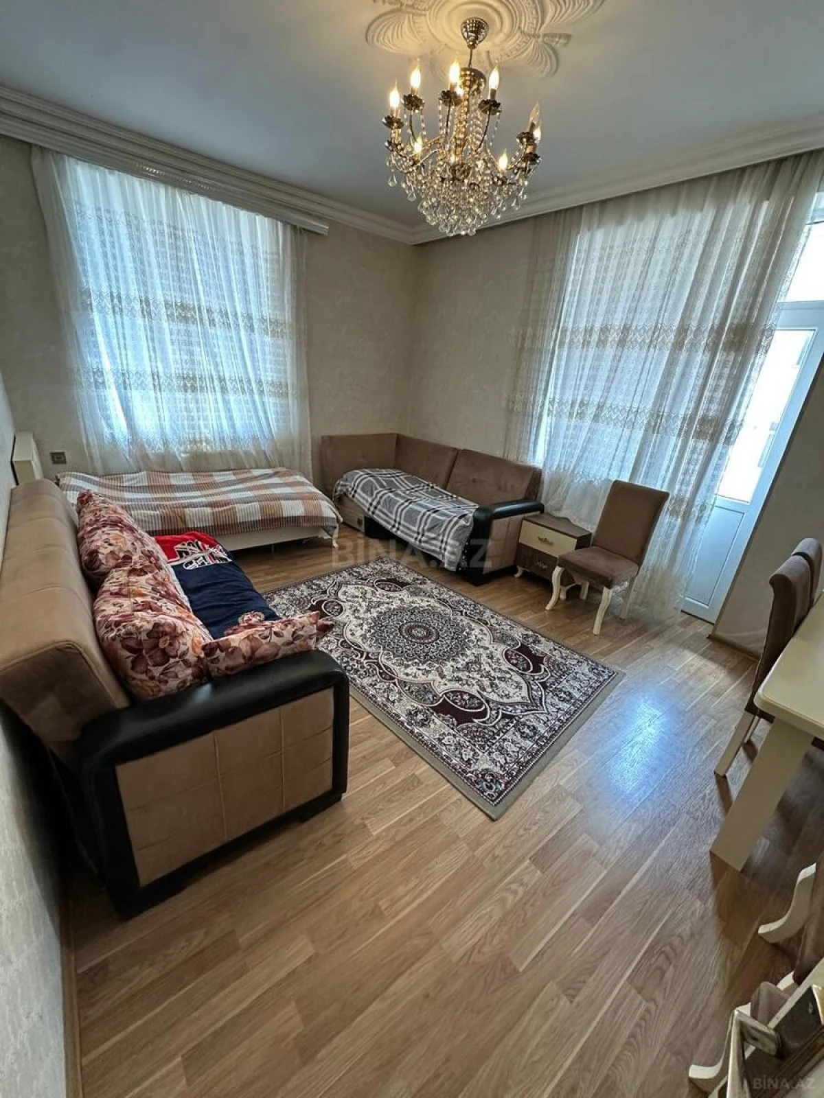 Satılır 2 otaqlı mənzil 71 m²