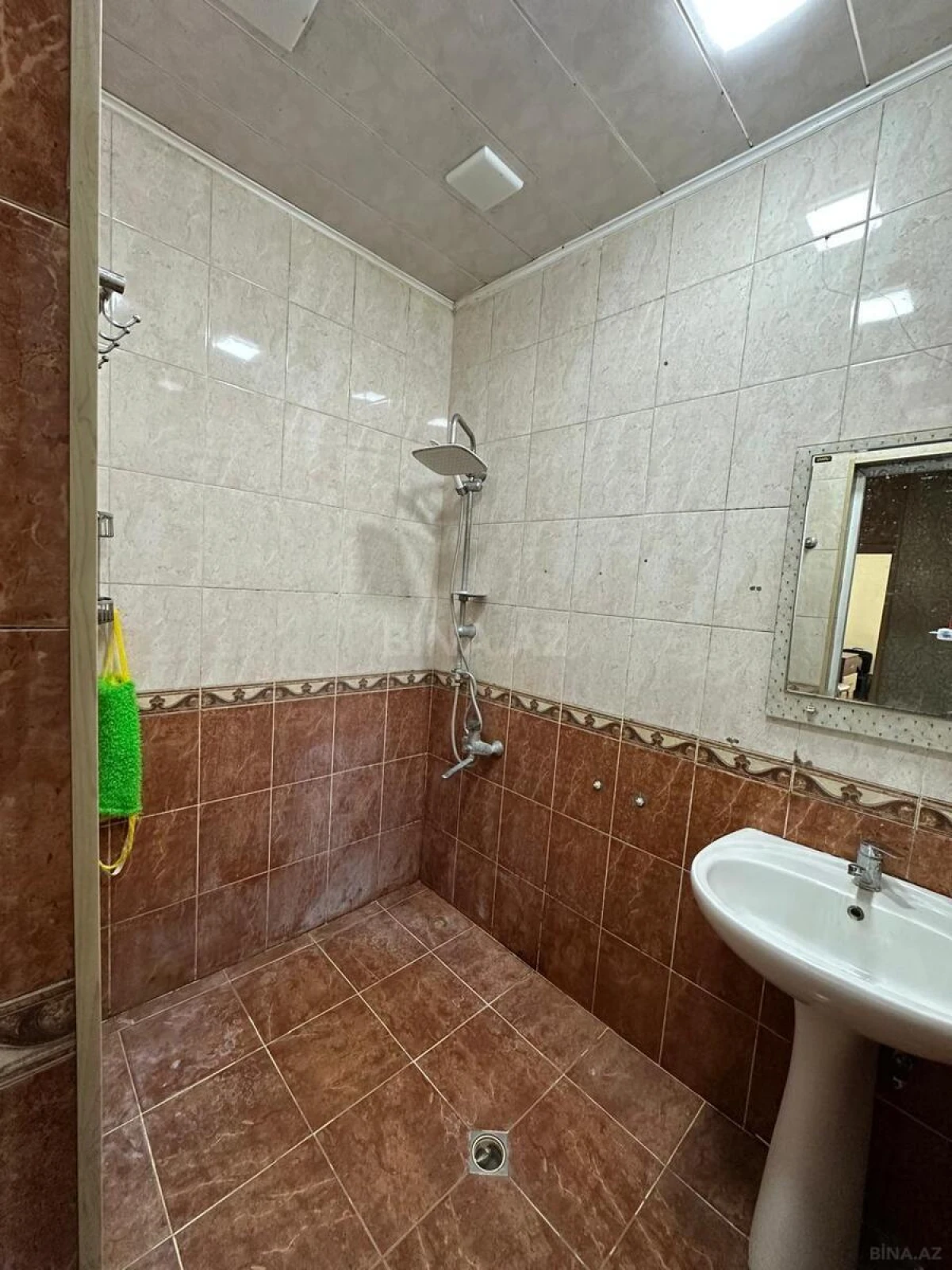 Satılır 2 otaqlı mənzil 71 m²