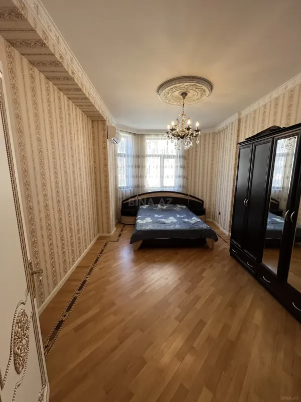 Satılır 3 otaqlı mənzil 137 m²