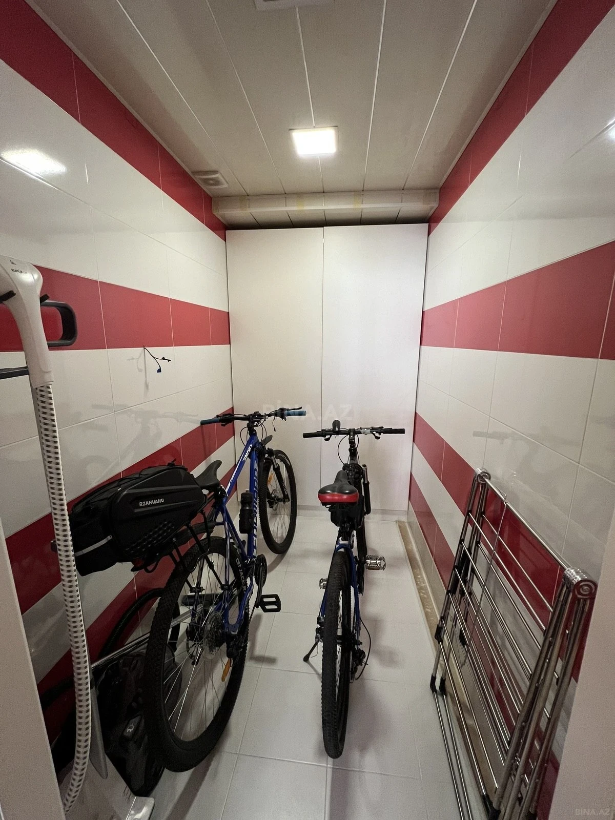 Satılır 3 otaqlı mənzil 137 m²