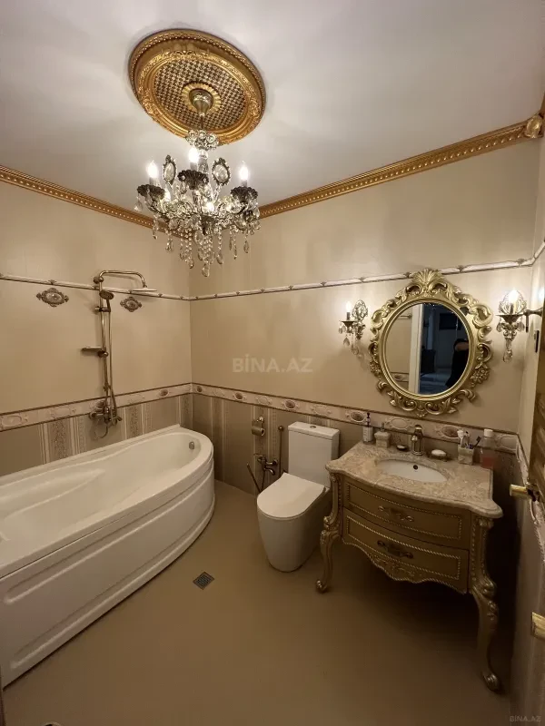 Satılır 3 otaqlı mənzil 137 m²