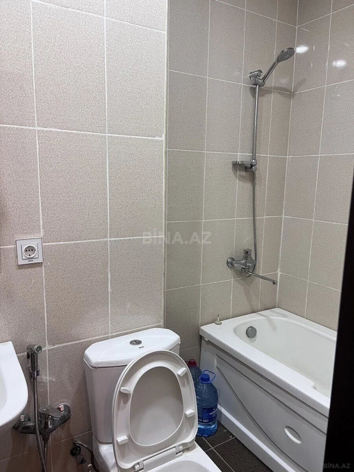 Kirayə verilir 2 otaqlı mənzil 60 m²