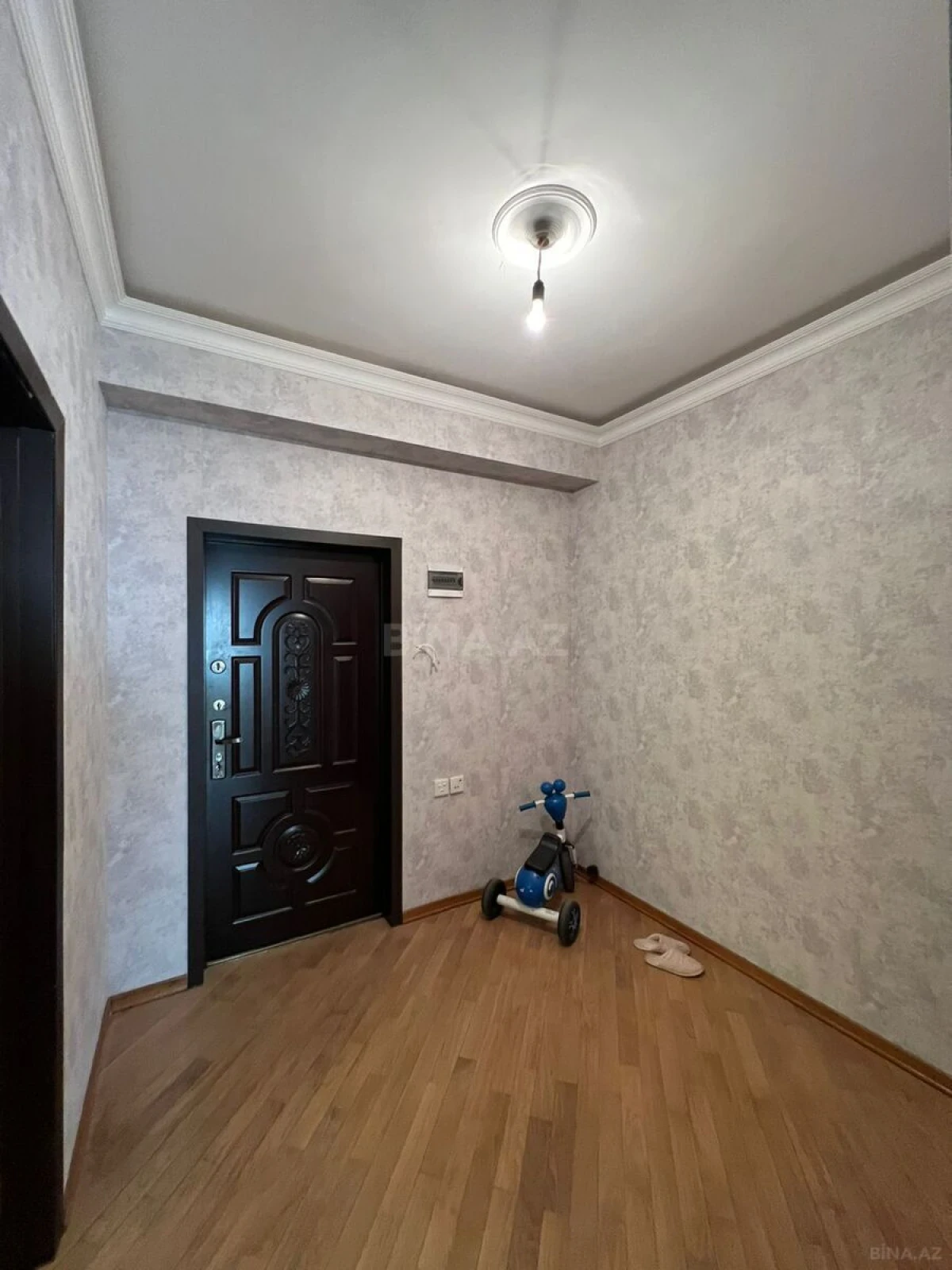 Satılır 2 otaqlı mənzil 75 m²
