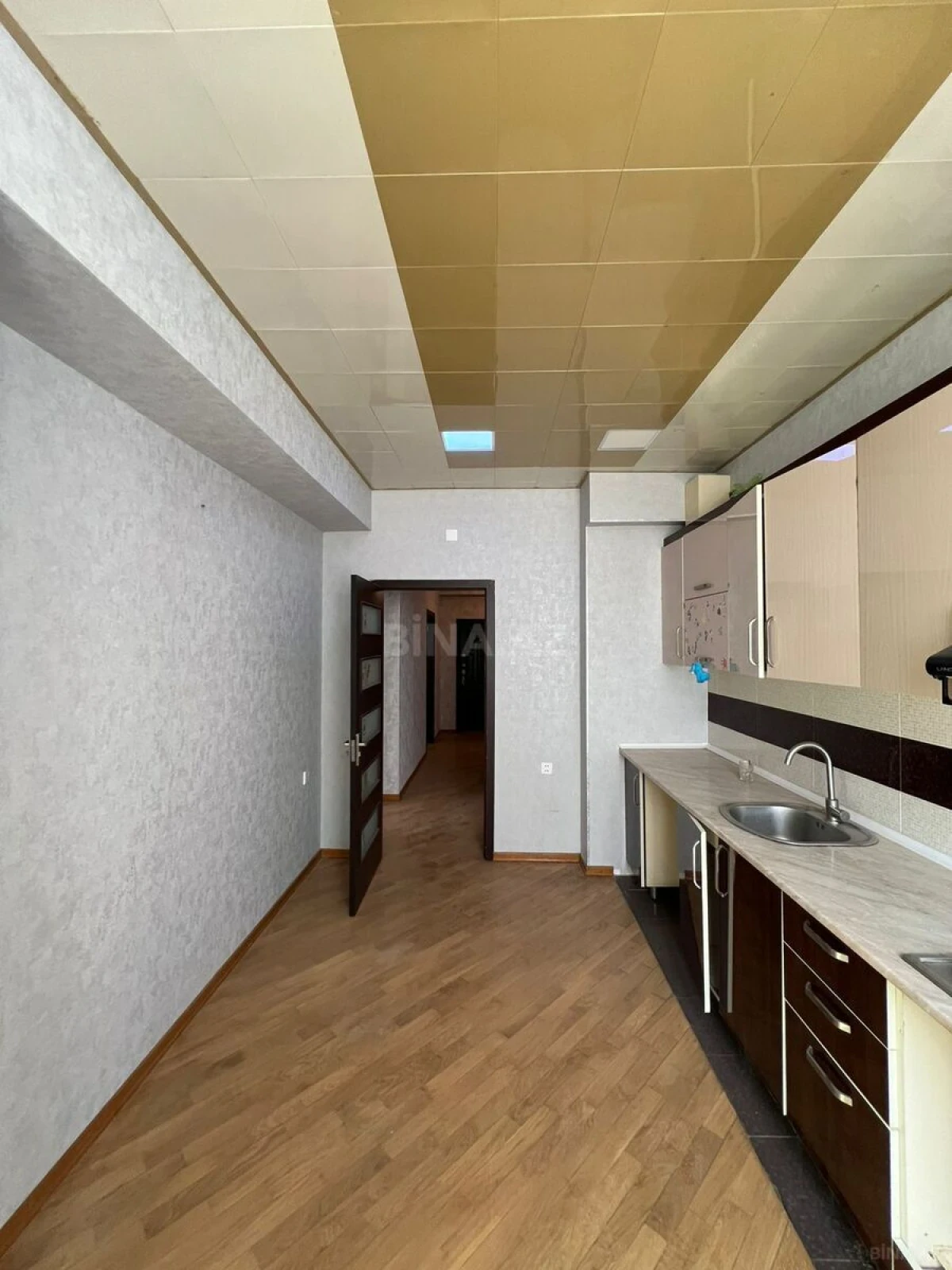 Satılır 2 otaqlı mənzil 75 m²