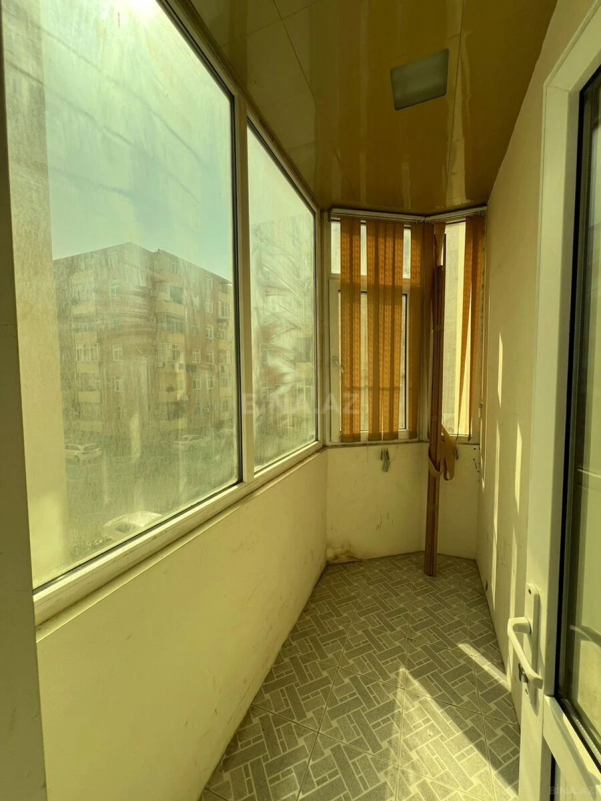 Satılır 2 otaqlı mənzil 75 m²