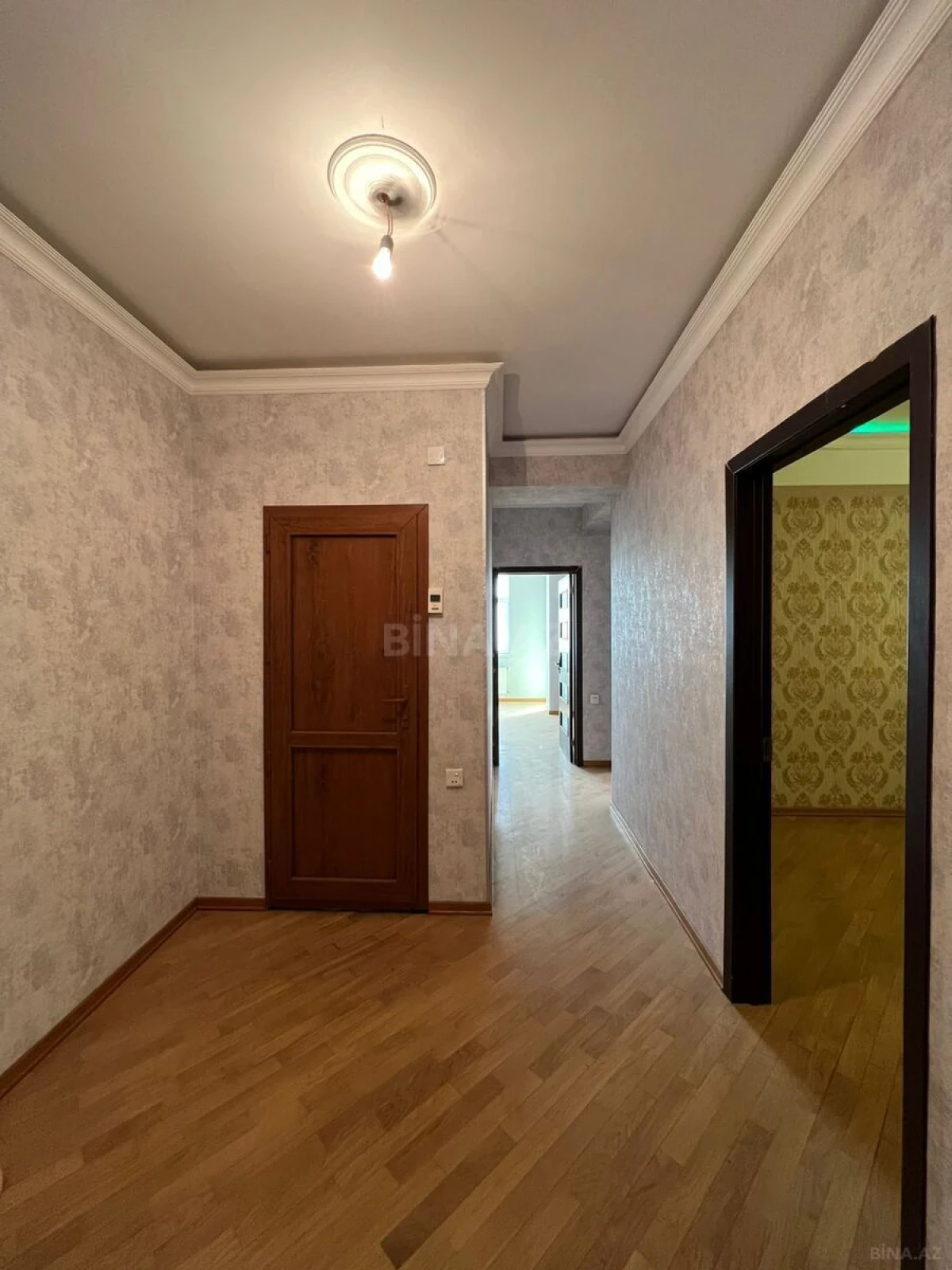 Satılır 2 otaqlı mənzil 75 m²