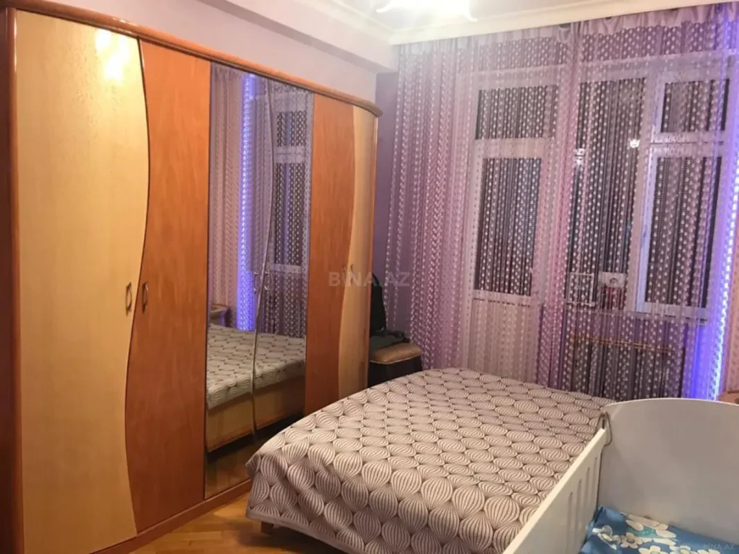 Satılır 3 otaqlı mənzil 110 m²