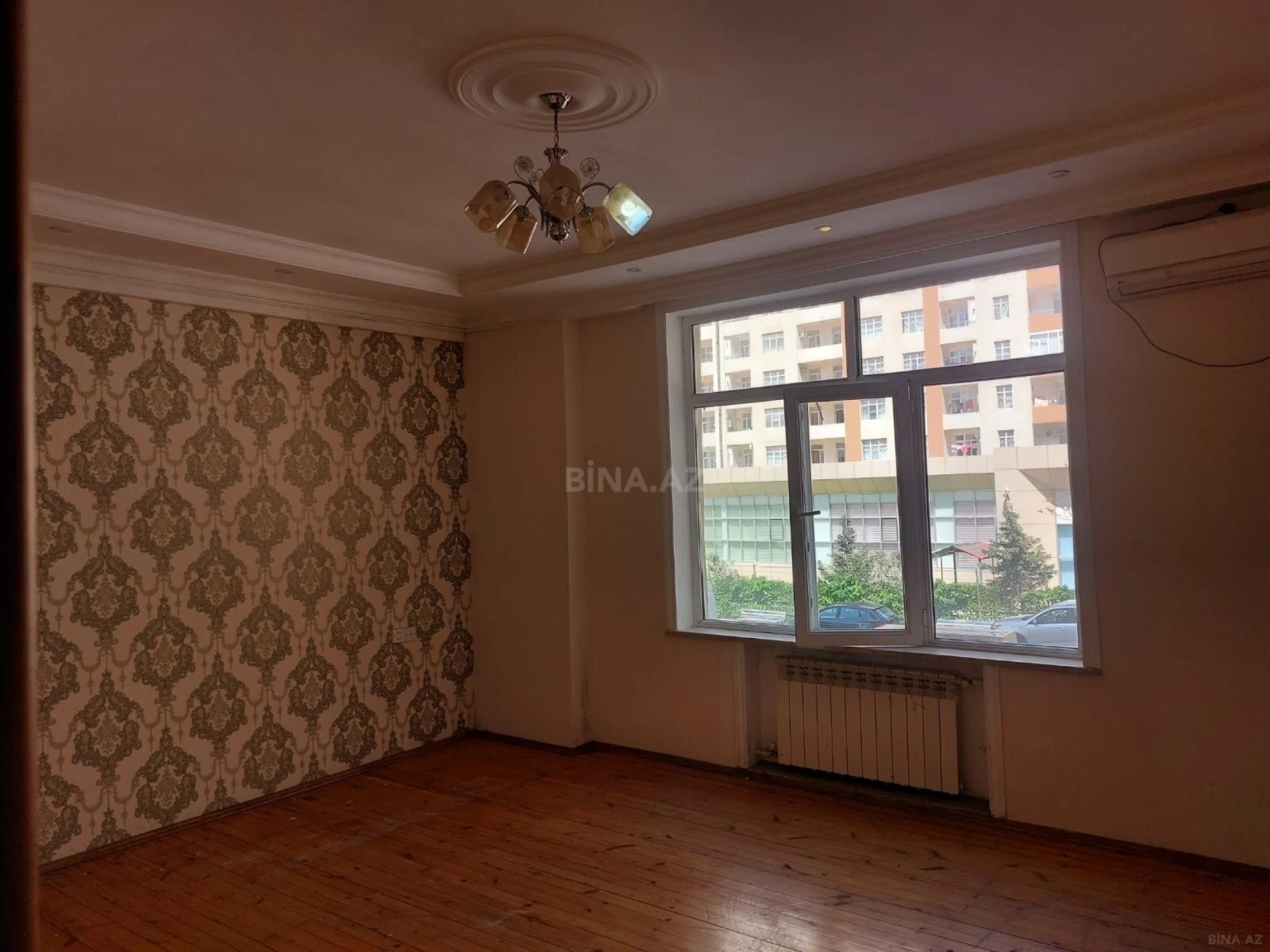 Satılır 2 otaqlı mənzil 90 m²