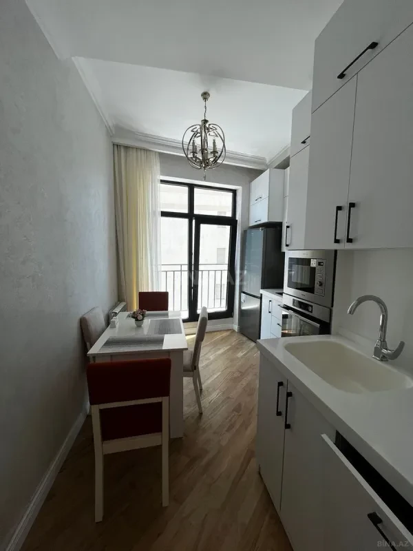 Satılır 3 otaqlı mənzil 105 m²