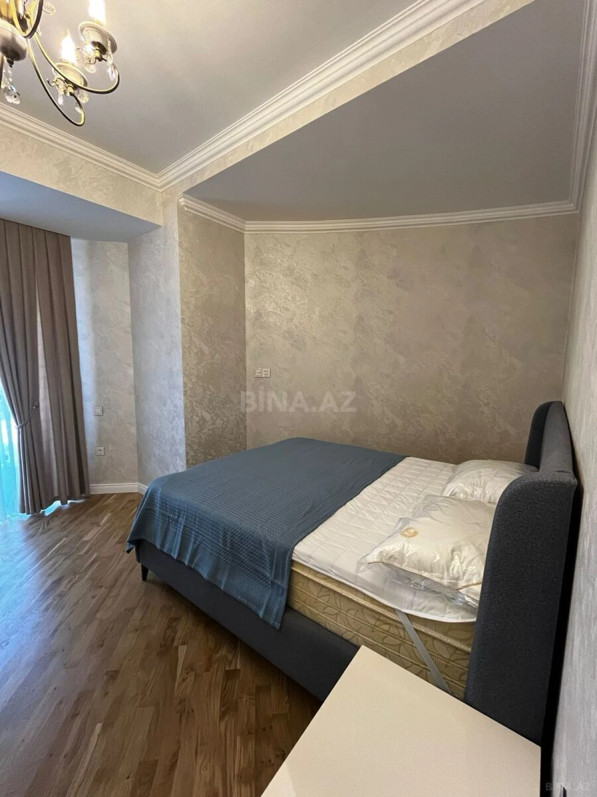 Satılır 3 otaqlı mənzil 105 m²