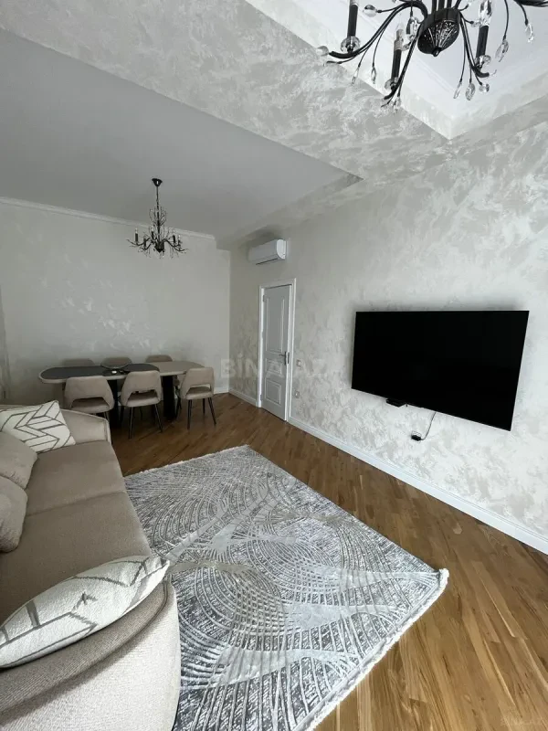 Satılır 3 otaqlı mənzil 105 m²