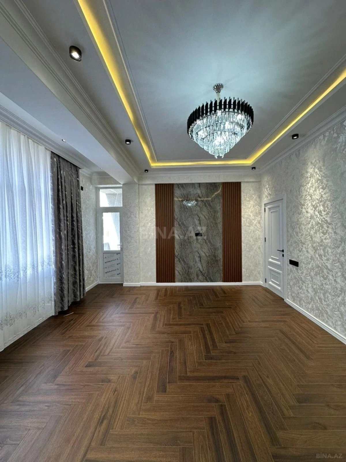 Satılır 3 otaqlı mənzil 108 m²