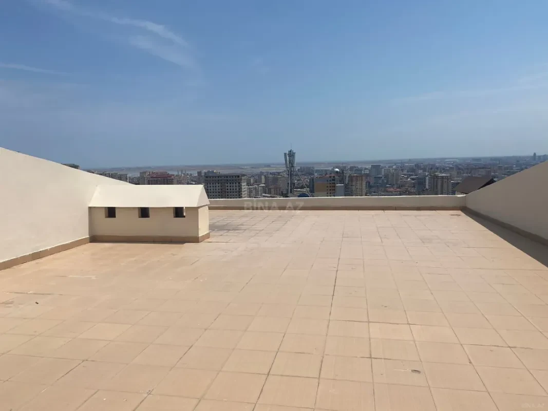 Satılır 5 otaqlı mənzil 292 m²