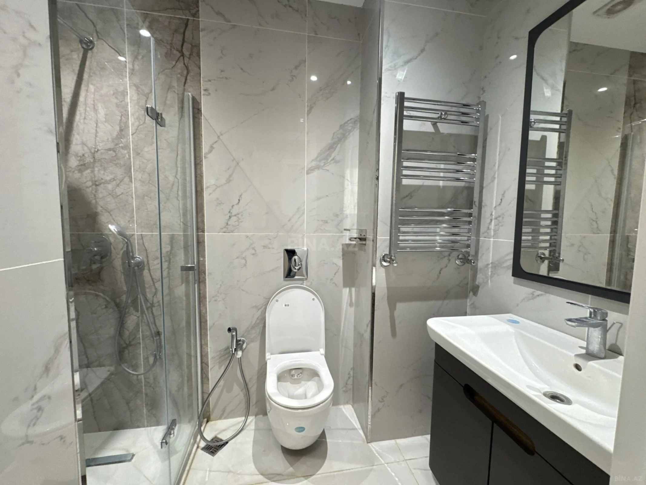 Satılır 2 otaqlı mənzil 49 m²