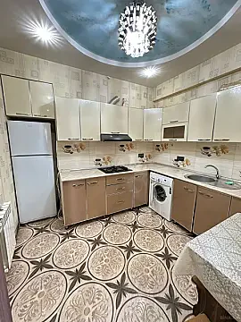 Kirayə verilir 2 otaqlı mənzil 75 m²
