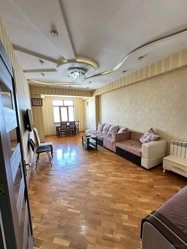 Kirayə verilir 2 otaqlı mənzil 75 m²