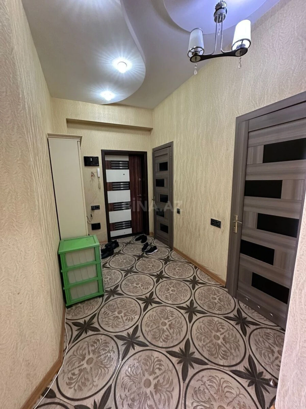 Kirayə verilir 2 otaqlı mənzil 75 m²