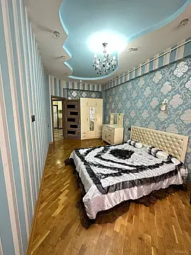 Kirayə verilir 2 otaqlı mənzil 75 m²