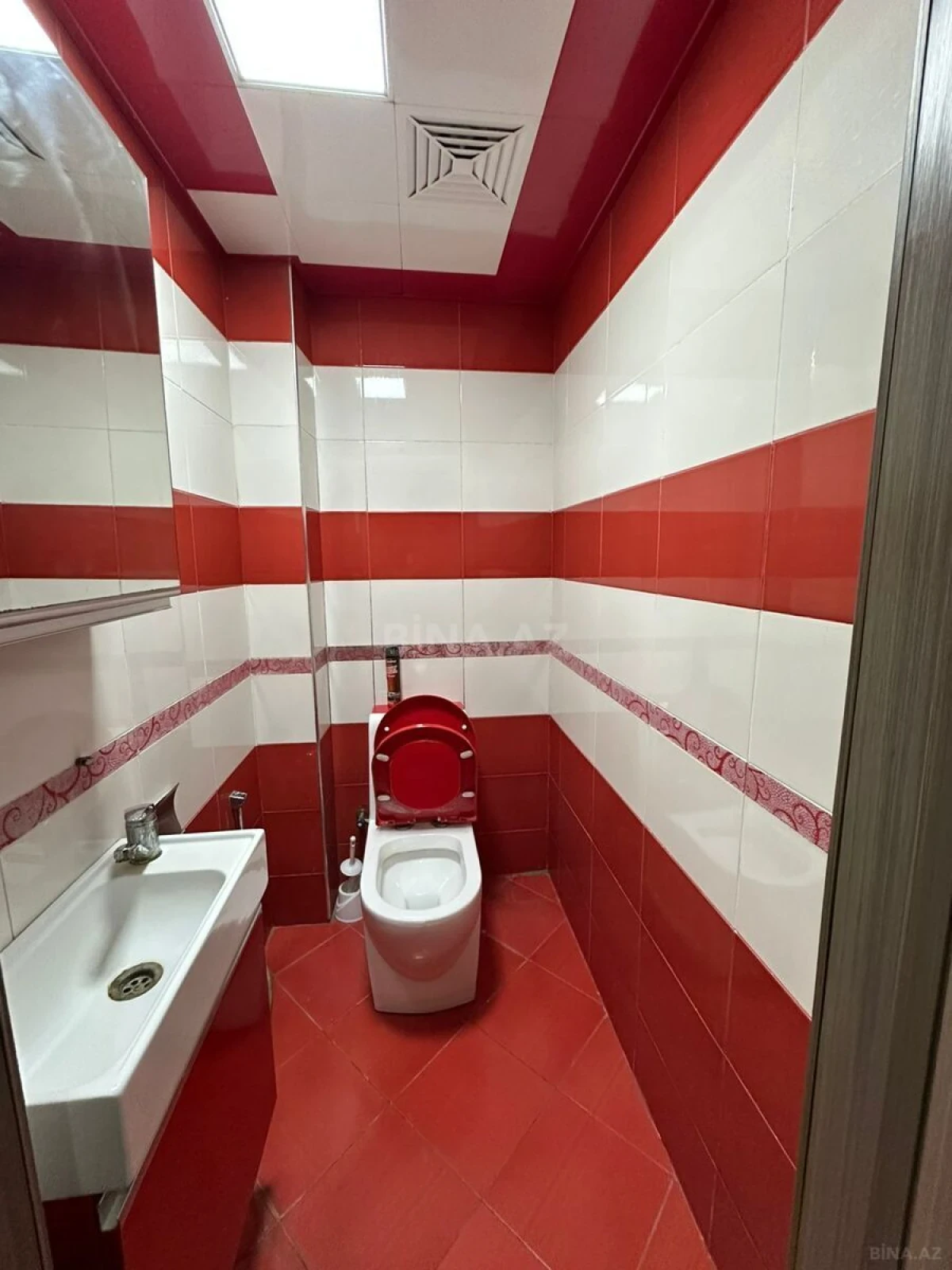 Kirayə verilir 2 otaqlı mənzil 75 m²