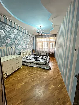 Kirayə verilir 2 otaqlı mənzil 75 m²