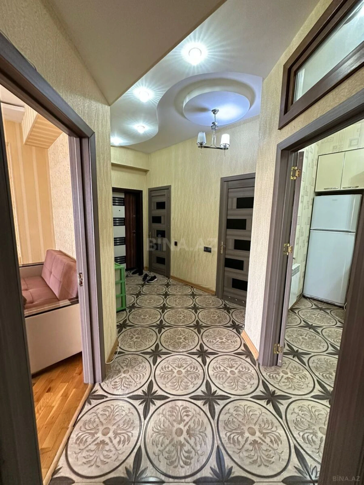 Kirayə verilir 2 otaqlı mənzil 75 m²
